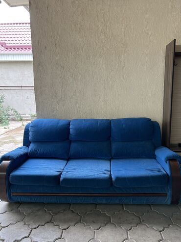 кухыный мебель: Продаю диван 🛋️ в хорошем состоянии 🔝турецкое качество ✨👍