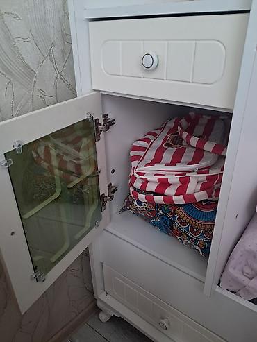divar yataq: Oğlan və qız üçün, İşlənmiş, Dördbucaq, Beşik, Dəstsiz, Matras ilə, Yellənmə mexanizmsiz — 6