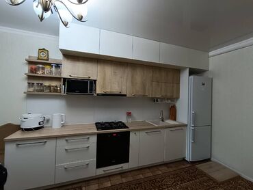100 м², 5 комнат, Свежий ремонт Кухонная мебель