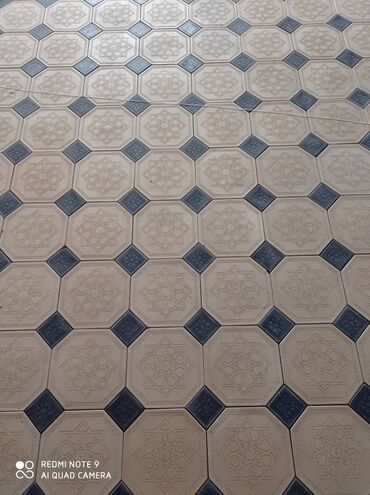 Тротуарная плитка: Тротуарная плитка в форме восьмиугольников с узором в центре и — 2