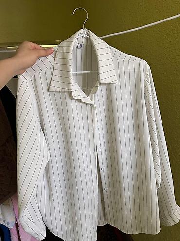di box: Женские рубашки 
2xl
Мне велика 
А так классные рубашки — 10