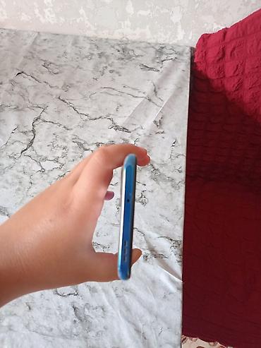Mobil telefonlar: Satılır problemi arka kamerası sınıb amma normal çəkir normal işləyir — 2