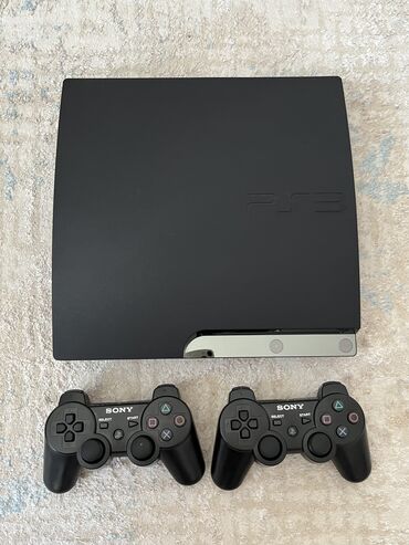 PS4 (Sony PlayStation 4): Срочно продаю ps3 slim 🕹️с памятью 500гб.Компактная и легкая консоль в