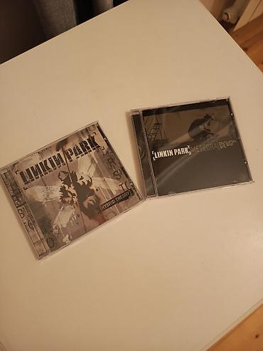 игровые диски: Linkin Park – Hybrid Theory və Meteora CD albomları (orijinal fiziki — 3