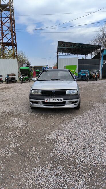 насос авто: Volkswagen Vento: 1993 г., 1.8 л, Механика, Бензин, Седан