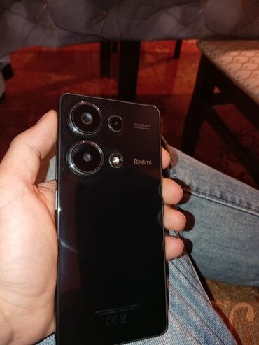 telefon zaryatka aparati: Redmi smartfon Xüsusiyyətlər: - Arxa paneldə üçlü kamera modulu - 200