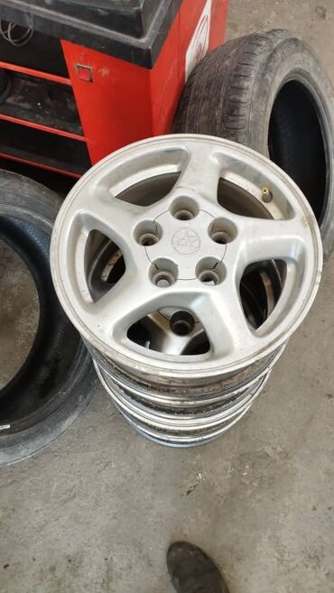 зарядное устройство для автомобильного аккумулятора: Куйма Дисктер R 15 Toyota, Комплект, тешиктери - 5, Колдонулган
