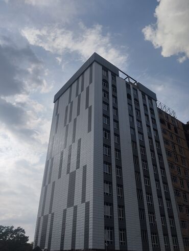 квартиры в ахунбаева: 1 комната, 42 м², Элитка, 3 этаж, ПСО (под самоотделку)