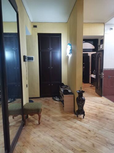 Mənzil kirayələyirəm: 5 otaqlı, 200 kv. m — 7