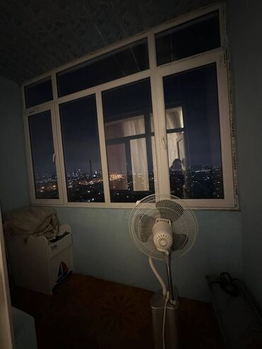 Uzunmüddətli kirayə mənzillər: 8 Noyabr metrosu Rahatin yanınında mənzil kirayə verilir. Mərtəbə — 20