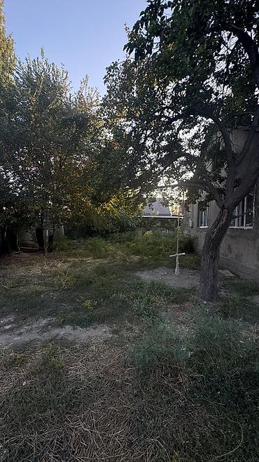дом на колесо: Сокулук центр от трассы 5 мин. 7 соток дом 3 ком с удобствами, газ — 10