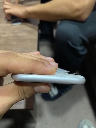 world telecom iphone 12: IPhone 11, Gümüşü
