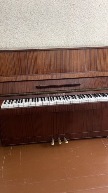рояль steinway: Пианино "Беларусь" классического дизайна с корпусом под дерево