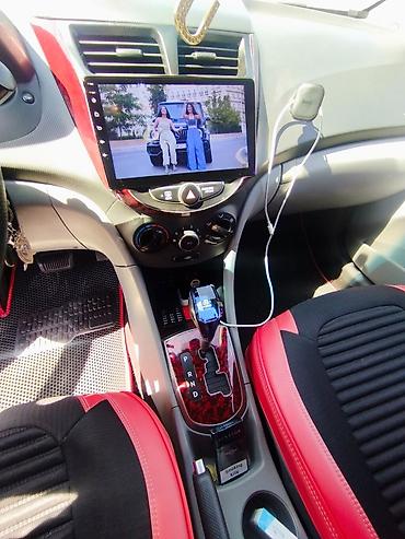 Hyundai: Hyundai Accent sedan - Kuzov: 4 qapılı sedan, boz rəng - Nömrə — 6