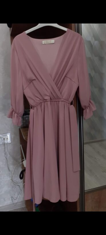 toxunma yun donlar: Платье на Л размер, одет 1 раз 30 ман, кофта в подарок