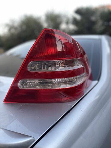 W203 sag stopu mexanizim ilə birlikdə.
Qirağında xırda qırıq var