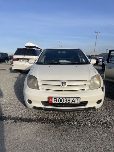 Toyota: Toyota ist: 2004 г., 1.3 л, Автомат, Бензин, Хэтчбэк