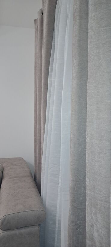 Kreveti: Ugradni TV panel sa dekorativnim lamelama + tapacirani francuski ležaj — 24