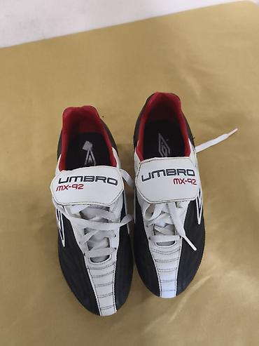 Butslar: Butslar Umbro, Ölçü: 39, Yeni — 2