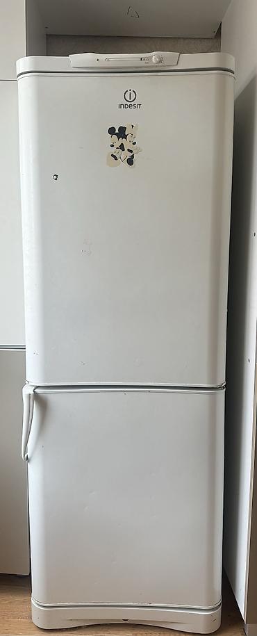 холодильник ветриный: Холодильник Indesit, Б/у, Трехкамерный — 1