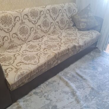 Məişət məhsulları: Divan, Divan