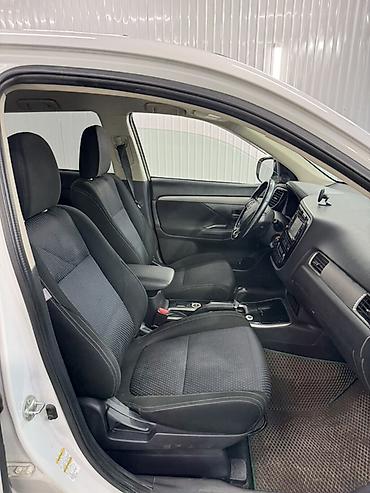Mitsubishi: Mitsubishi Outlander: 2017 г., 2.4 л, Автомат, Бензин, Кроссовер — 9