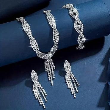 Setovi nakita: 2200 — 1