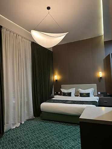 Гостиницы, отели (Посуточная аренда комнат): Адрес : пр Чынгыза Айтматова 88 Посуточно квартиры Бишкек, гостинца — 1