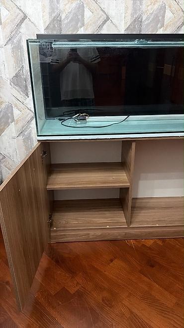 mal heyvan: 120X40X50 Akvarium.10 Luq şüşe ile yığılıb Mebel ile satılır Mebelde — 4