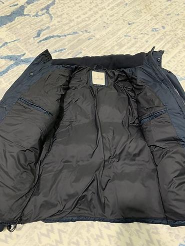 туп: Пуховик Moncler, темно-синий/черный - Утеплённая стёганая куртка с — 3