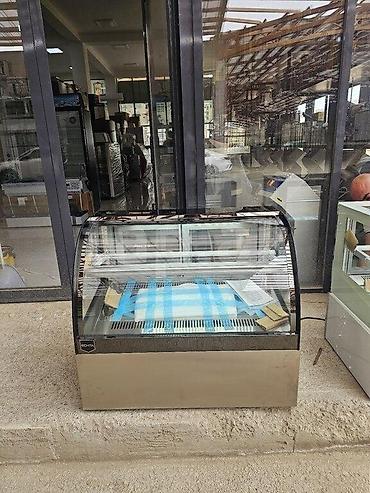 Soyuducu vitrinləri: Vitrin soyuducu Türkiyənin Remta markasına məxsus şirniyyat — 4