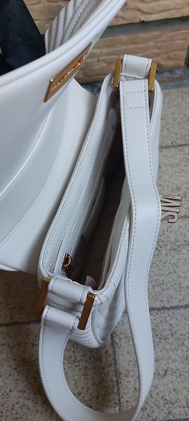 rame guess: Steve Madden ženska torba – bela, štepana, sa zlatnim detaljima - — 2