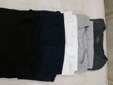 levis crna majica: Pompea majce kratkog rukava više boja