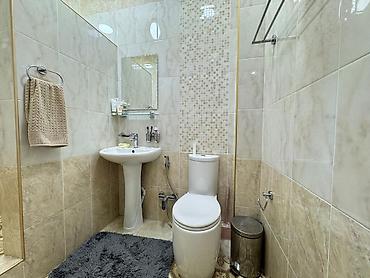 Долгосрочная аренда квартир: 4 комнаты, Риэлтор, Без подселения, С мебелью полностью — 12