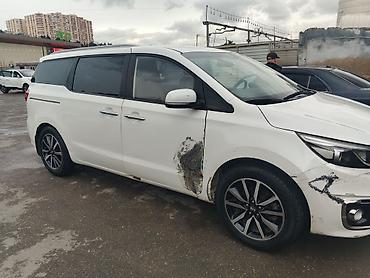 Kia: Kia Carnival minivan Lizing Mümkündür ilkin 12500 azn - Korpus: ağ — 3