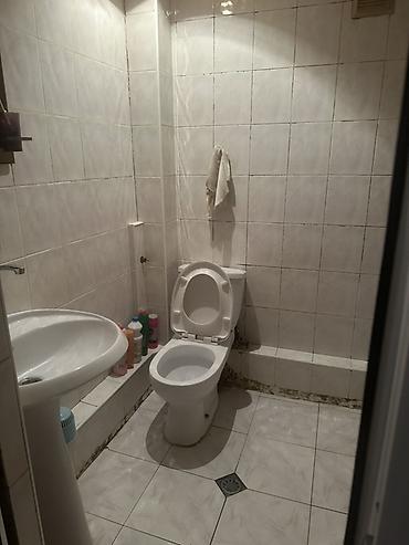 Mənzillər: 3 otaqlı mənzil – tam mebelli - Plan: geniş zal, ayrıca yataq otağı — 6