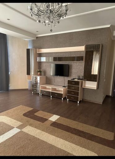 квартира бишкек сдаю: 3 бөлмө, Кыймылсыз мүлк агенттиги, Чогуу жашоосу жок, Толугу менен эмереги бар