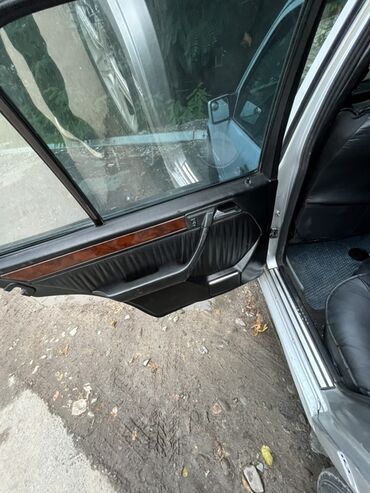 автоматическая коробка передач мерседес w210: Mercedes-Benz W124: 1993 г., Седан