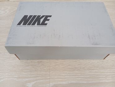 мужские спортивные: Футбольные бутсы Nike из серии Vapor, предназначенные для игры на