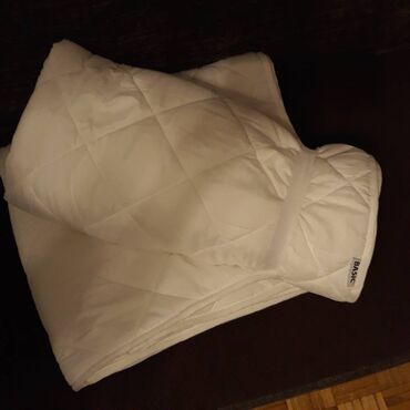 dekorativni prekrivači za krevet: Dve nove zastite za dusek, kupljene u JYSKU, placene po 2100din. Za