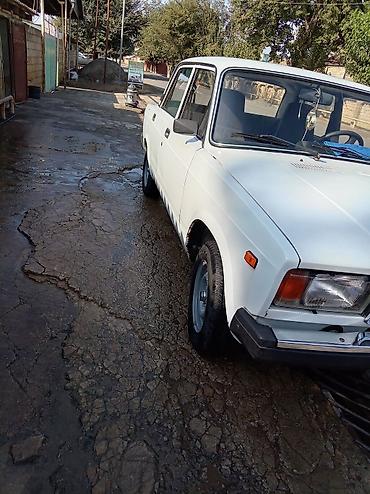 ВАЗ (ЛАДА): VAZ 2107 sedan - Kuzov: ağ rəng, klassik 4 qapılı sedan gövdə - Nömrə — 2