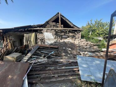 отдам даром новорожденные вещи: Саман отдам даром Район кызыл аскер улица профсоюзная Сами