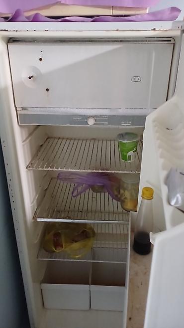 mini refrigerator: Холодильник однокамерный с морозильным отделением сверху. Основные — 2