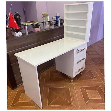 Düz masa, Siyirməli, Polkalı, Parlaq laminat lalafo.az -da Düz masa, Siyirməli, Polkalı, Parlaq laminat