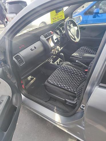 Honda: Honda Fit: 2005 г., 1.3 л, Вариатор, Бензин, Хэтчбэк — 5