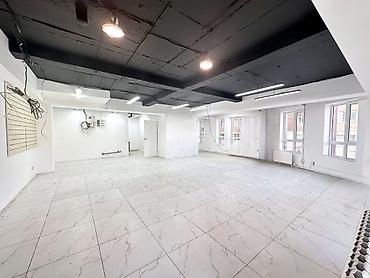 🏢 ПРОДАЁТСЯ КОММЕРЧЕСКОЕ ПОМЕЩЕНИЕ — 90 м² 📍 ул. Молдокулова, 10/1 💰 at lalafo.kg 🏢 ПРОДАЁТСЯ КОММЕРЧЕСКОЕ ПОМЕЩЕНИЕ — 90 м² 📍 ул. Молдокулова, 10/1 💰