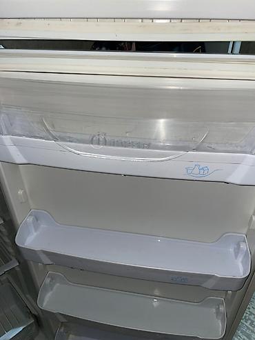 ми 10 с: Холодильник Indesit, двухкамерный, белого цвета — 4