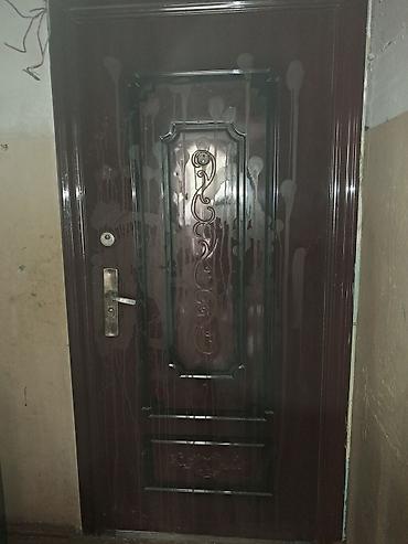 Dəmir giriş qapısı - Material: möhkəm metal konstruksiya, polad