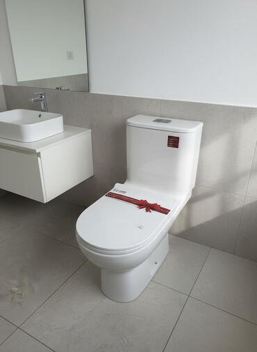 унитазы оптом: Унитаз Напольный, Материал: Фарфор