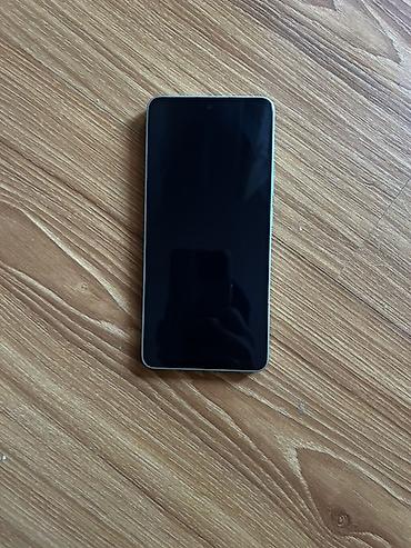 oneplus 10r: Смартфон Redmi (серия Note) в мятно‑зелёном цвете. Батарея шишип — 1